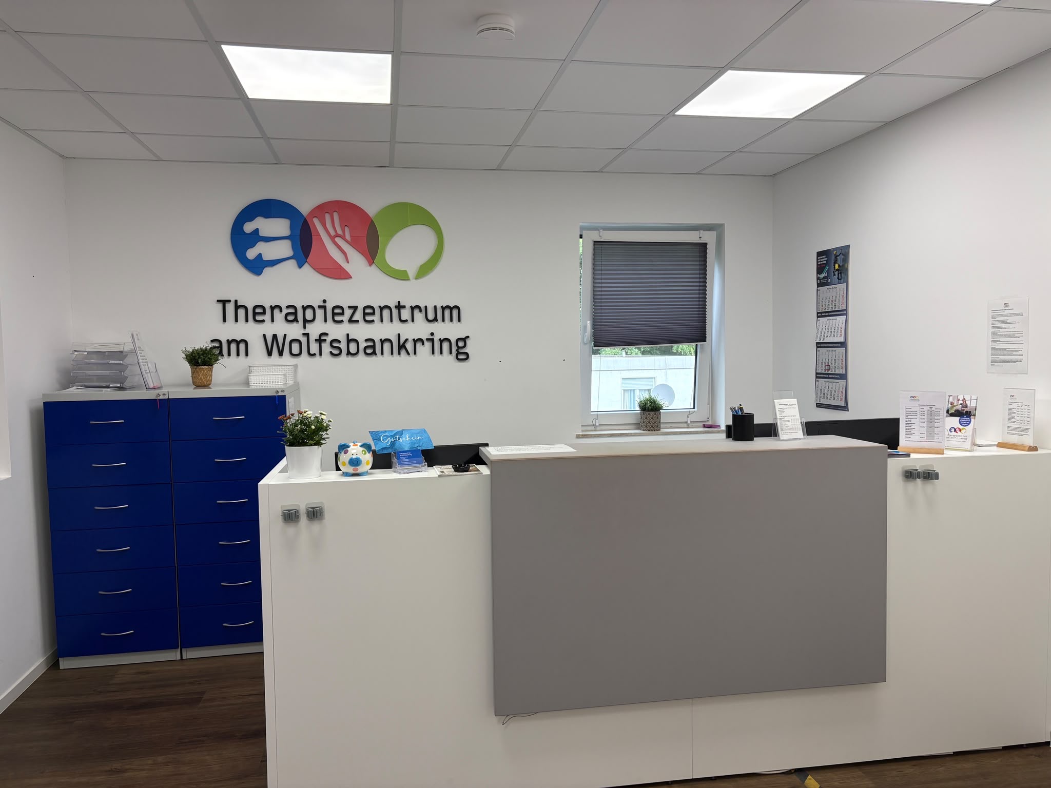 Empfang mit dem Original-Logo des Therapiezentrums